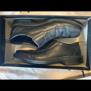 Men’s very good condition dress shoes. Bostonian Brand.